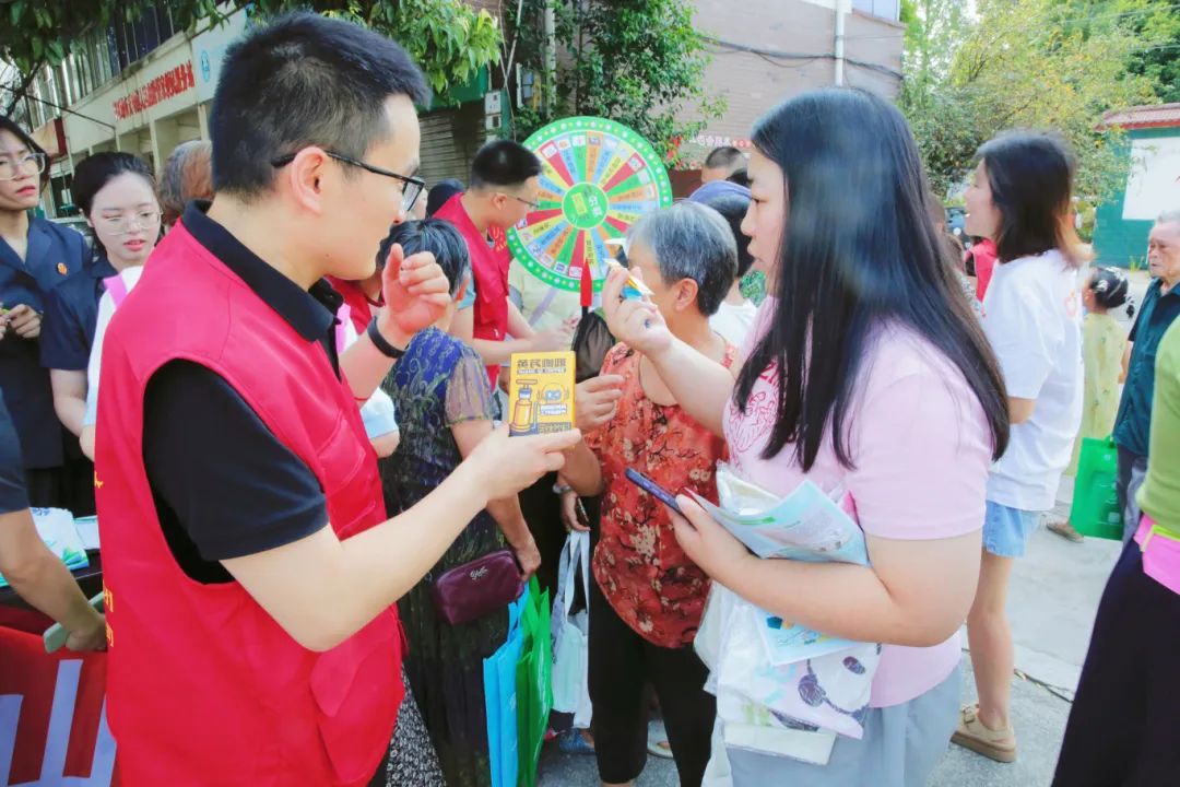 九游·体育(jiuyou.com)官方网站开展“绿水青山就是金山银山”主题公益活动